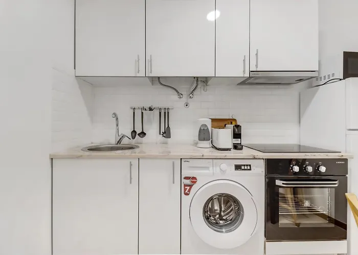 2Br Renovated Heart Of Santos W/ Ac | By Airnest